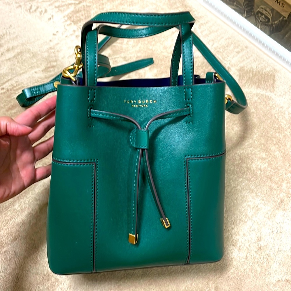 Tory Burch bucket with removable adjustable strap
